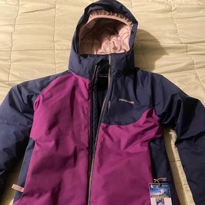Girls size medium Patagonia snowbell insulated jacket. Waterproof zippers